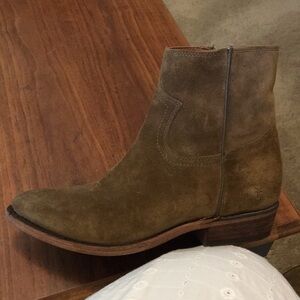 Frye Billy suede ankle-zip boot 9.5